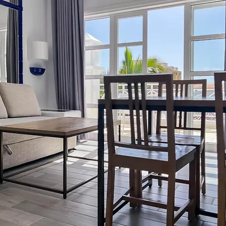 Apartahotel Parque Del Sol 3*