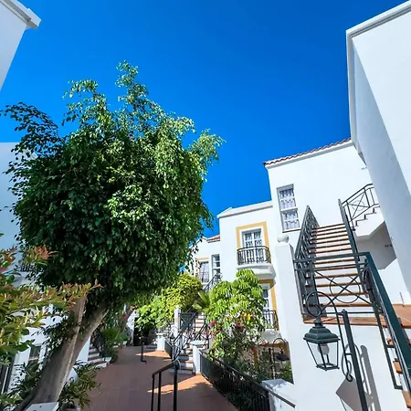 Parque Del Sol أذيخي