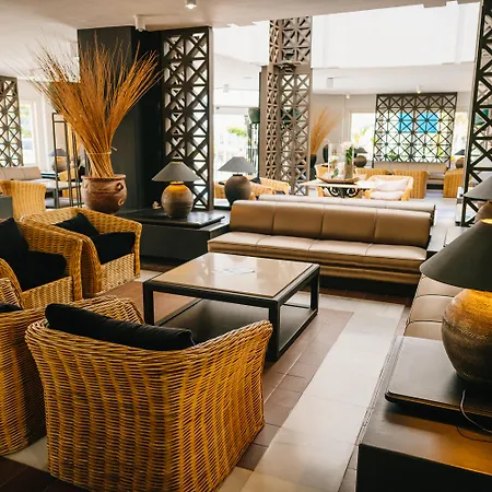 Parque Del Sol 公寓式酒店