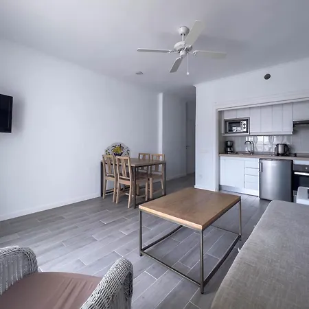 Parque Del Sol 公寓式酒店