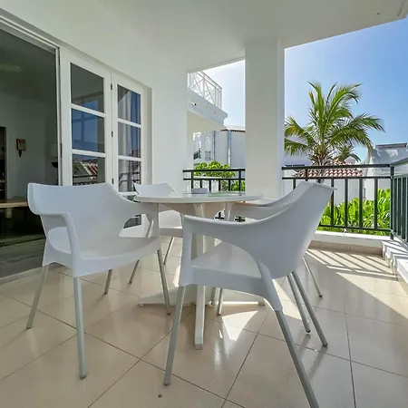 Parque Del Sol 公寓式酒店