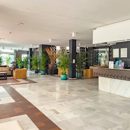 Parque Del Sol 公寓式酒店 阿德耶